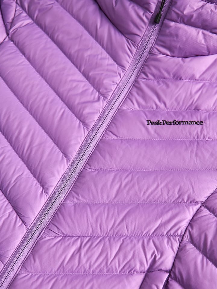 Peak Performance Women's Frost Down Hood Jacket Action Lilac Peak Performance Peak Performance Women's Frost Down Hood Jacket Action Lilac Peak Performance